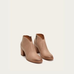 Frye Nora booties size 7.5